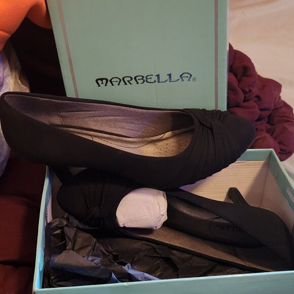 New Cute Black heels - Picture 3 of 4